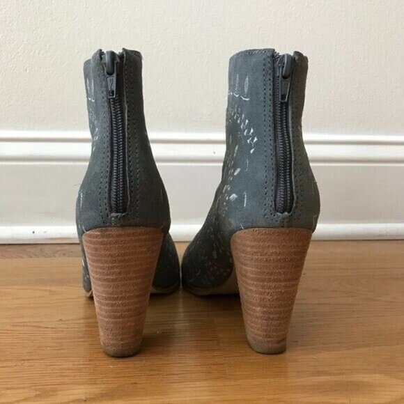 Matisse Springfield Embroidered Suede Ankle Booties Dusty Blue - Picture 9 of 13